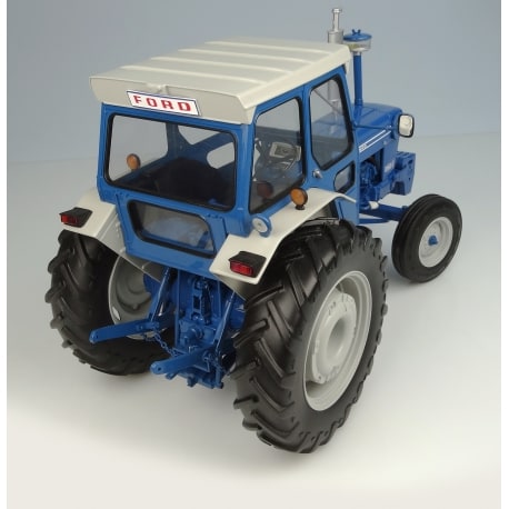 UNiversal hobbies ford 7600 tractor model