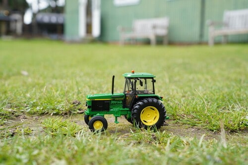 Toy tractor Britians john deere green and yellow 3350 model