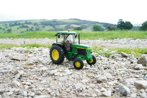 JOhn Deere tractor toy 3350