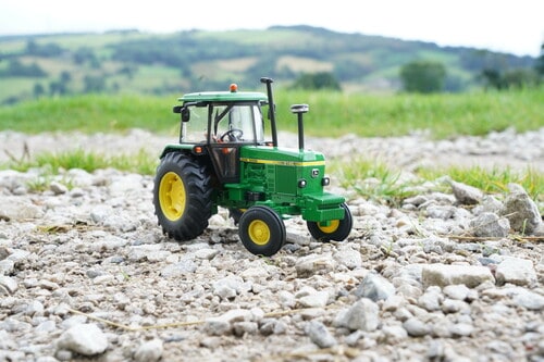 Toy Farm John deere 3140 tractor model by Britains