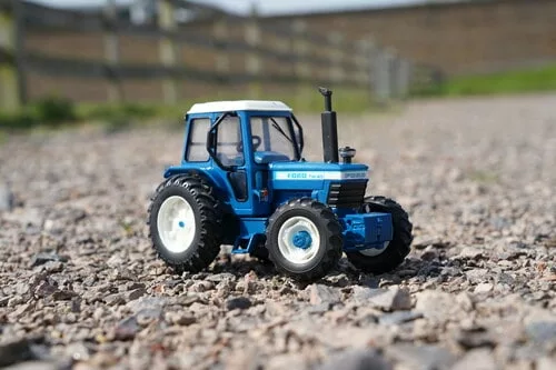 43322 Britains Farm toy Ford Tractor TW20