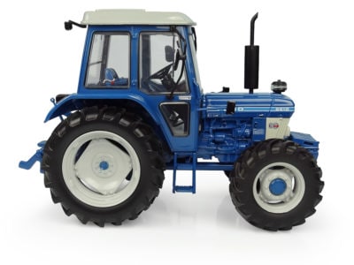 UNiversal Hobbies 6610 Ford tractor model