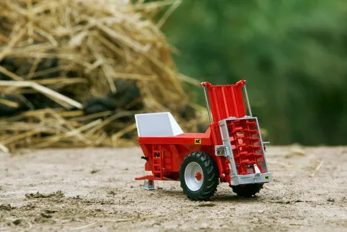 Britains farm toy manure spreader