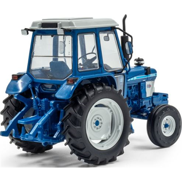 Ford 7610 Universal Hobbies tractor model