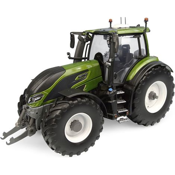 Valtra Universal Hobbies tractor model limited edition